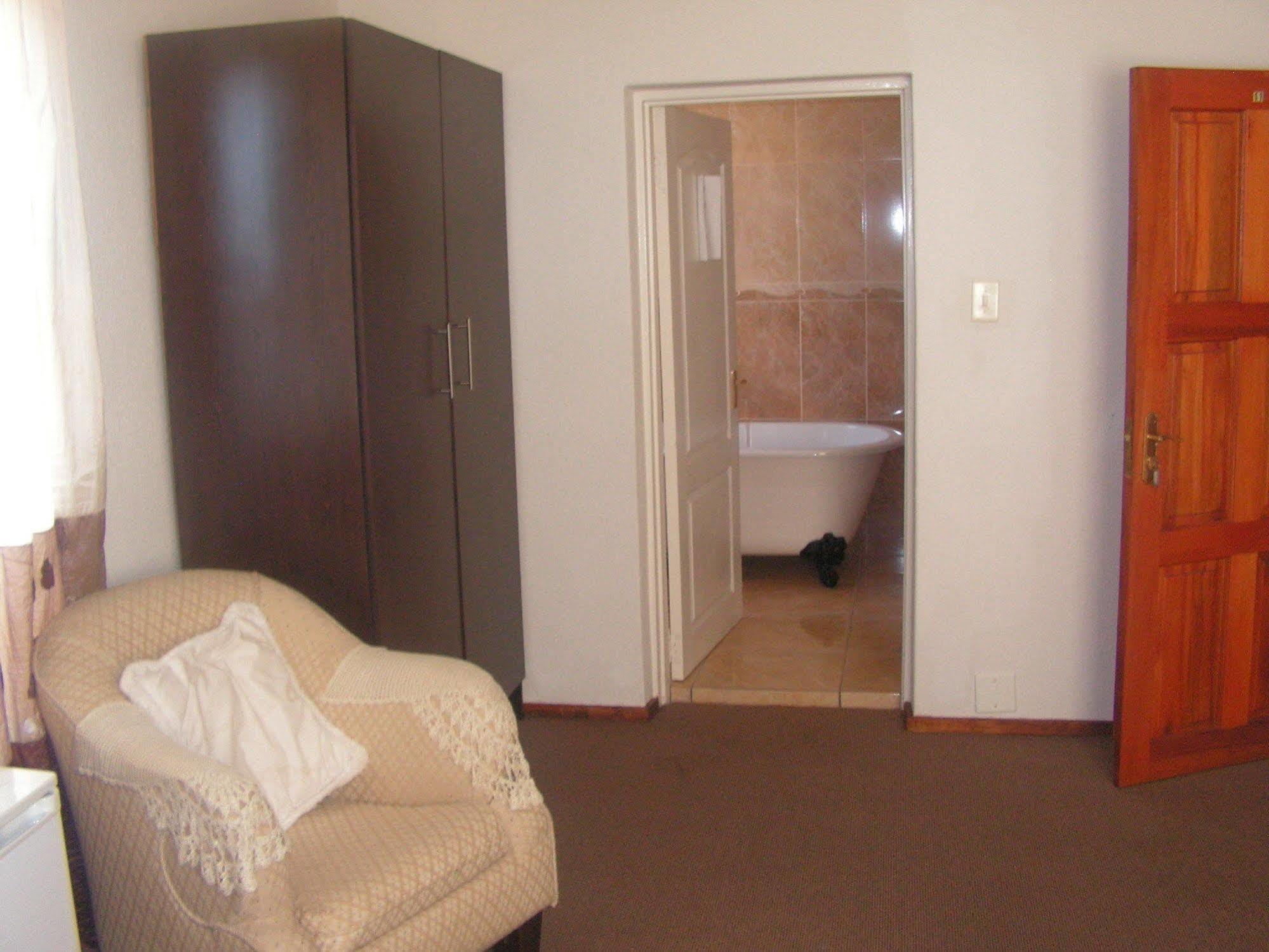 Moshitametsi Guesthouse Kempton Park Exterior foto
