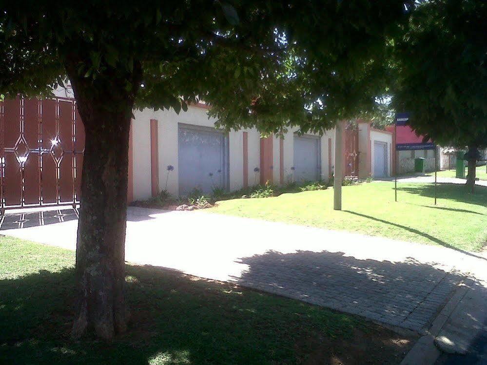 Moshitametsi Guesthouse Kempton Park Exterior foto